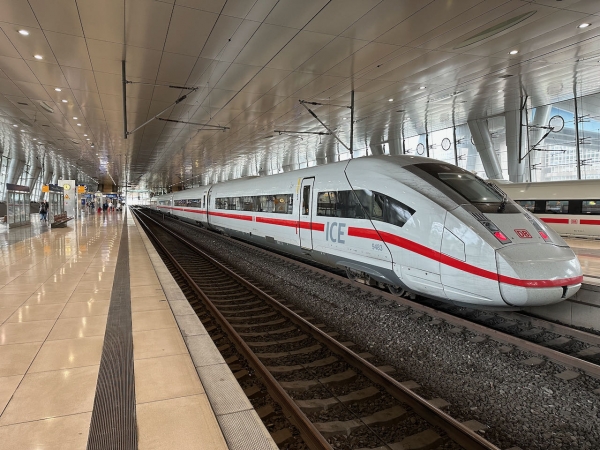 Ice_Train_Frankfurt_Airport