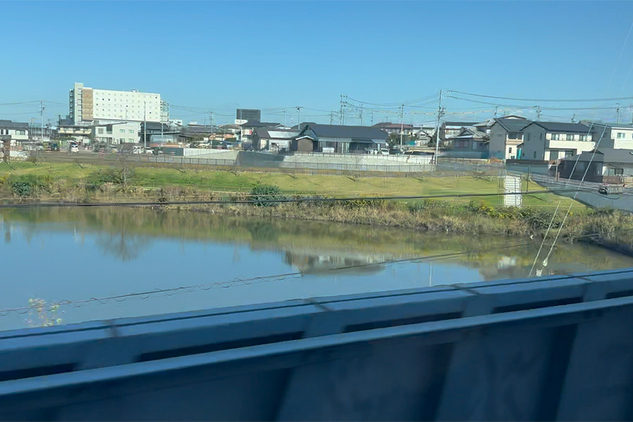 Along_Shinkansen_between_Iwata-ShinGai_Harnish_900x600