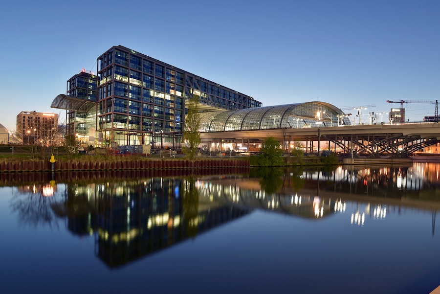 A picture of the Berlin Hauptbahnhof